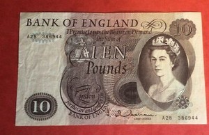BANK OF ENGLAND LION& KEY £10  NOTE A PREFIX IN IN V/F CONDITION SIGNED HOLLOM