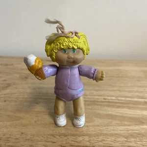 Vintage Cabbage Patch Kinder Puppe Miniatur PVC mit Eis 1984 - Bild 1 von 7