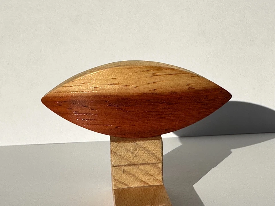 Bicolor rosewood tatting shuttle 2.5" long - Image 1 of 4