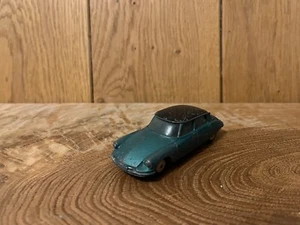 Corgi 210 Citroen DS 19 (825/008) - Picture 1 of 5