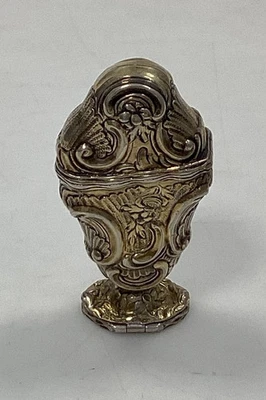 古董头鼻烟盒镀金省级银色 — 第 1/4 张图片