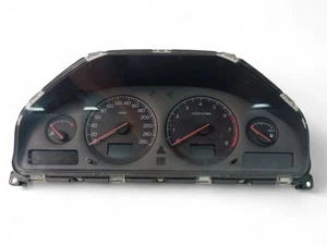 VOLVO V70 II SW Compteur de Vitesse 8602471 2002 31443374 - Picture 1 of 8