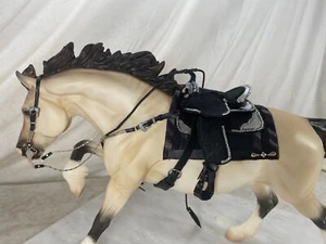 Juego de sillín Western Pleasure diamante negro escala 1:9 CM - Imagen 1 de 7