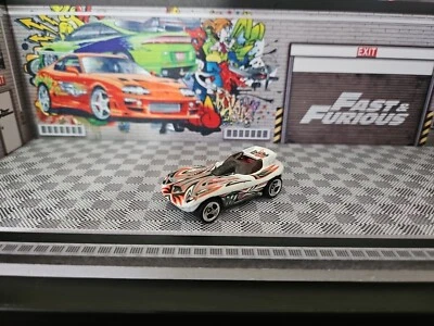 Hot Wheels Cat-A-Pult White 2004 Final Run Metal Body & Base Combine postage - Image 1 of 4