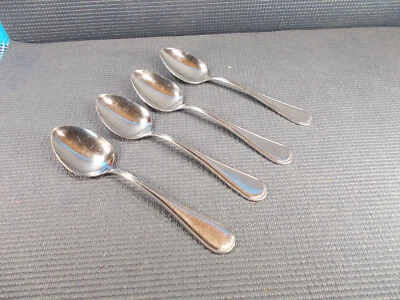 Cucharas de sopa The Main Course de acero inoxidable con patrón Carlisle de 4 lugares/ovaladas de 7 1/8" Foto 1 de 2