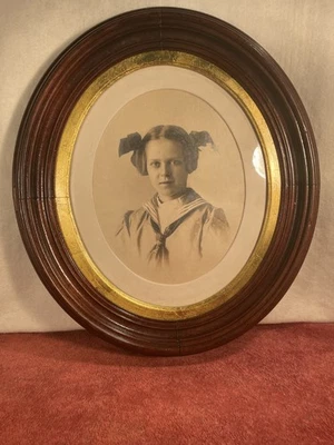 Antiguo marco victoriano ovalado dorado de nogal dorado 16-5/8 x 14-3/4 Foto 1 de 4