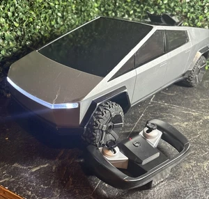 Hot Wheels 1:10 R/C Tesla Cybertruck Limited Edition & Quad Steering Issues - Picture 1 of 11