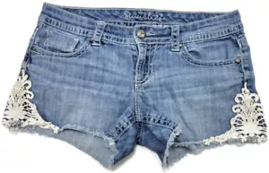Maurices Women's Jean Shorts Blue Denim Frayed Hem Lace Accent Size 7/8 Reg - Picture 1 of 6