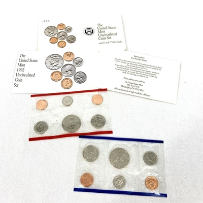 1992 Uncirculated United States Coin Proof Mint Set D and P Mint Marks - Image 1 of 4