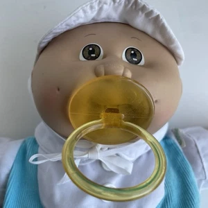 Cabbage Patch Kid Preemie 1985 - komplettes Outfit, Schnuller, Socken, Schuhe, Zertifikat - Bild 1 von 9