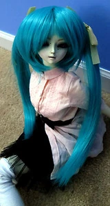 Peluca de muñeca estilo cola de cerdo larga Miku - cian oscuro BJD 7-8"" y 8-9"" tamaño - Imagen 1 de 1
