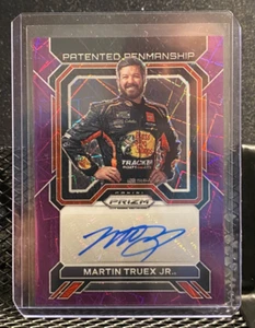Martin Truex Jr. 2023 Prizm penna brevettata viola velocità # 62/99 - Foto 1 di 2
