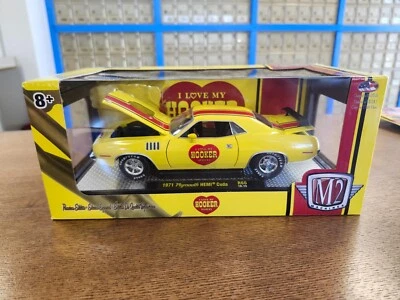 2019 M2 Machines 1971 Plymouth Hemi Cuda R66 18-15 w/opening hood in yellow - Image 1 of 4