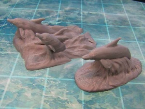 Surface Jumping Dolphins Pod miniatura modello figura stampato in 3D 28/32 mm - Foto 1 di 7
