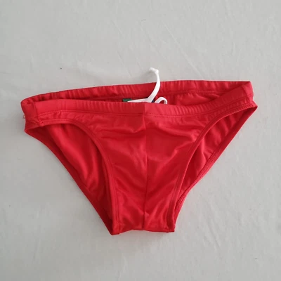 WEEKENDER MENS VINTAGE USA RED SWIM BRIEFS DRAWSTRING MEDIUM NYLON - Image 1 of 4