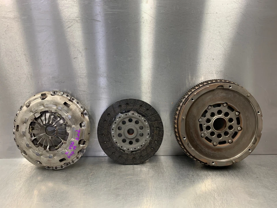 Volvo V50 S40 C30 C70 2011 2,0 diésel 5 cilindros doble masa volante y embrague Foto 1 de 4