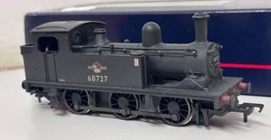 Bachmann 31-058 Clase J72 0-6-0T 68727 BR Negro Cresta tardía desgastado - OO en caja - Imagen 1 de 6