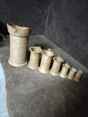 7 Mesures En Étain anciennes diverses  Poinconnees - Photo 1/4