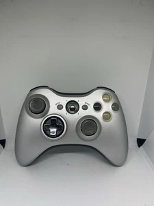 Xbox 360 Silver Wireless Controller Tested Working No Battery Cover - Picture 1 of 4
