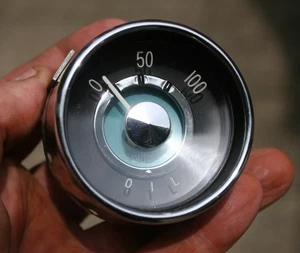 60's Volvo P1800 Vintage Oil Pressure Gauge - Picture 1 of 11