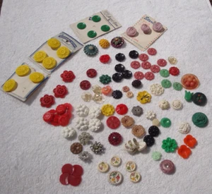 Lot 104 Vintage Flower Shaped Design Buttons Plastic Colorful New and Used - Picture 1 of 8