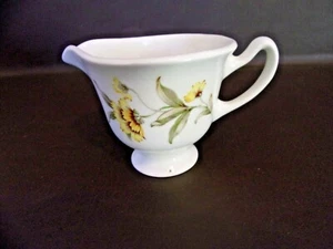 Vintage Keramik Milchkännchen mit gelben Wildblumen - Bild 1 von 7