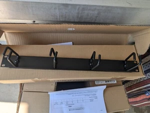 APC AR8425A (731304191940) Cable / Cable Accessories - Picture 1 of 3