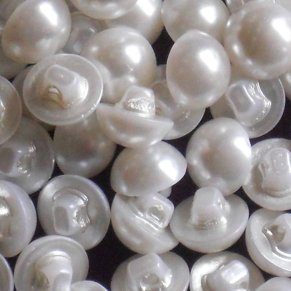 BUTTONS HALF PEARL BUTTON X 10         PEARL SHANK    WHITE      8 MM to 18 MM - Image 1 of 1
