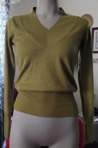 Light Weight V Neck Olive Green Covington Sweater Women's S Knit 100% Acrylic - Picture 1 of 6