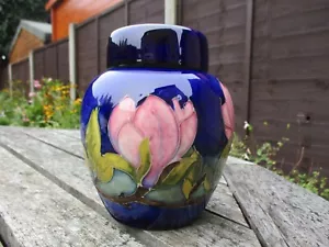 MOORCROFT POTTERY PINK MAGNOLIA ON BLUE GINGER JAR - Picture 1 of 7