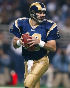 Kurt Warner Looking for a Pass Los Angeles Rams 8x10 NFL Football Photo - Picture 1 of 1
