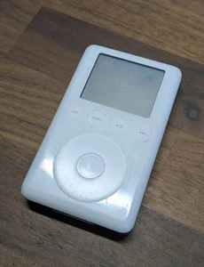 iPod Classic 3rd Generation 10GB - Picture 1 of 5