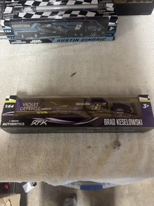 Brad Keselowski #6 NASCAR Authentics Hauler 2022 Wave 4 Violet Defense 1:64 RFK - Picture 1 of 4