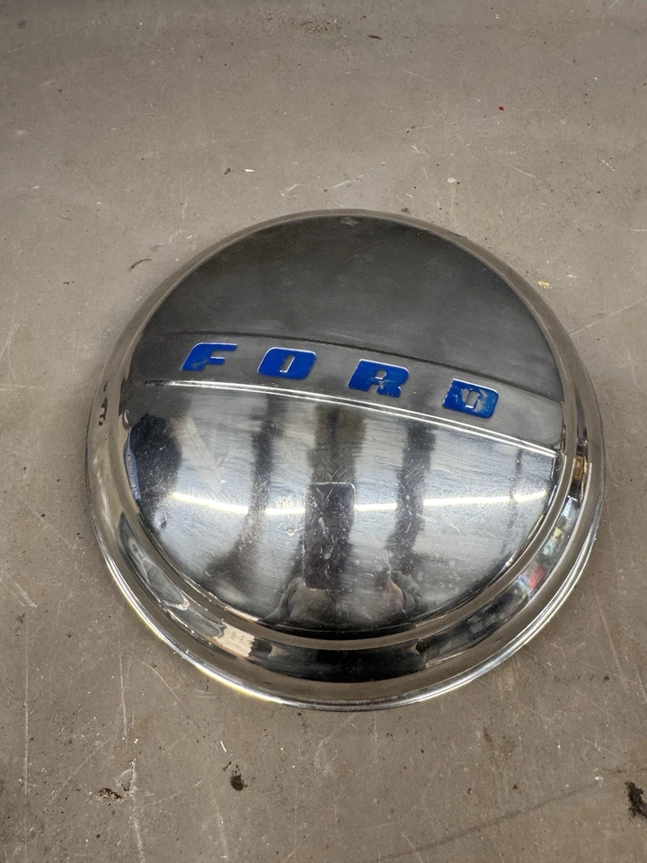 Ford Customline 1947 1948 Mainline plato para perro tapacubos rueda caja de zapatos rancho Foto 1 de 4