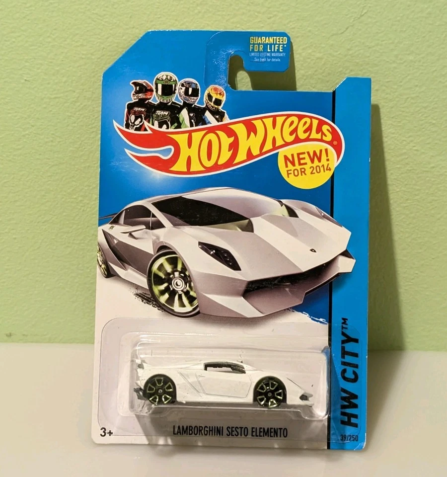 Hot Wheels 2014 Lamborghini Sesto Elemento - White & Green - Error — 第 1/4 张图片