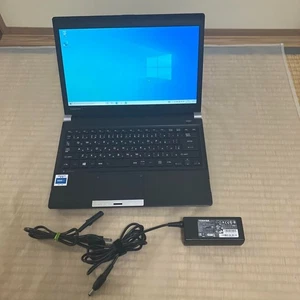 Toshiba Dynabook R734/K Intel Core i5-4300M 13.3-in 4GB RAM 300GB HDD Win 10 - Picture 1 of 11
