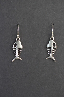 Brincos de berloque de osso de peixe prata esterlina 0,925 gancho amuletos de estanho 1" presente de pesca - Imagem 1 de 4