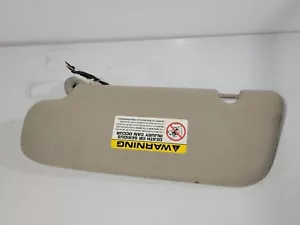 2002 Jeep Liberty right sun visor Passenger Side Lighted - Picture 1 of 3