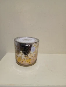 Candlelight LED Light Up Scented Candle 390g - Mistletoe & Pine Scent - Picture 1 of 4