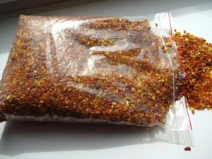 500g ZUFÄLLIGES KONVOLUT KLEINE NATÜRLICHE BALTISCHE BERNSTEINE 3-8mm  - Bild 1 von 2