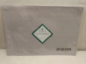 NWT Waterford Linens Platinum Ballet Icing Oval Placemat Set of 4 Orchid Color - Picture 1 of 6