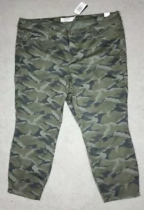 Torrid Camo crop pants size 22 green camouflage NWT$59 MSRP - Picture 1 of 4