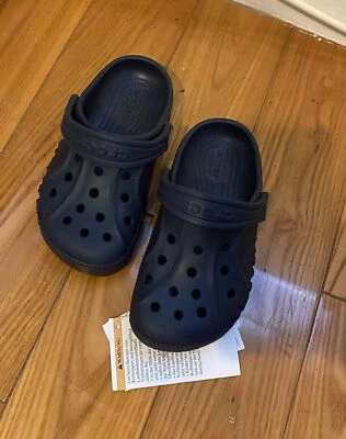 Zueco Crocs Baya para niños pequeños talla 9 zapatos cómodos sin cordones azul marino Foto 1 de 4