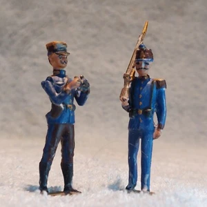 Vintage 1/32 scale Prussian or Foreign Legion officer & infantry toy soldiers x2 - Picture 1 of 9