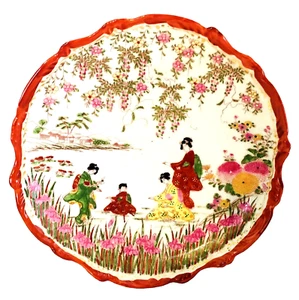 Japanische Nippon Kutani Ware handbemalter Teller mit Moriage 10" Durchmesser Frauen im Garten - Bild 1 von 5