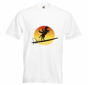 Camiseta PEGASO SURFEANDO SOBRE TABLA DE SURF PUESTA DE SOL CABALLO UNICORNIO - Imagen 1 de 1