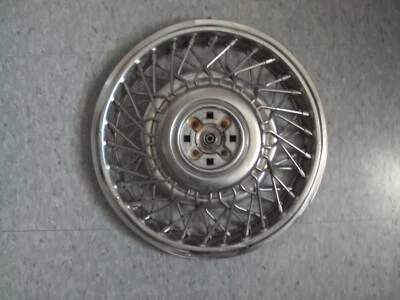 1987-1988 Cadillac Eldorado Seville 14" Wire Spoke Hubcap  Foto 1 de 4