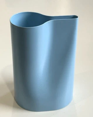 "Florero/lata de riego IKEA CHILIFRUKT 6 3/4"" azul claro nuevo" Foto 1 de 4