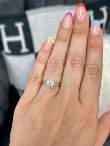 GIA Round Brilliant Natural Diamond Solitaire classic Engagement Ring - Picture 1 of 8
