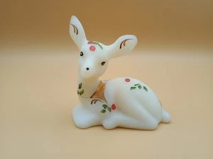 Fenton Glass Fawn, Twining Berries Design Hand Painted, Pre-owned Christmas Deer - Picture 1 of 13